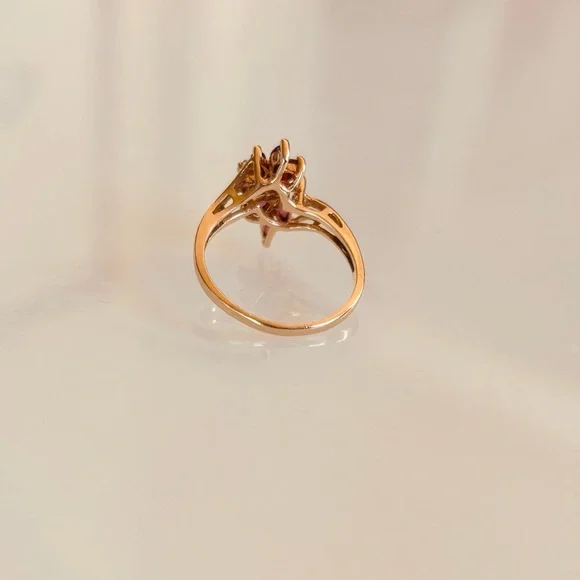 10k Gold Ruby Diamond Cluster Flower Ring size 8 - Picture 4 of 9